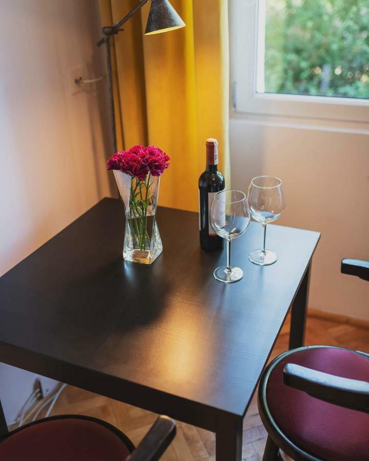 Mieszkanko Na Stawki Netflix Apartamento Varsóvia Exterior foto